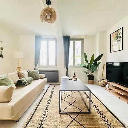 Maison Medievale * لووْ